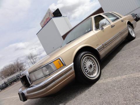 Bisque Frost Metallic Lincoln Town Car Cartier.  Click to enlarge.