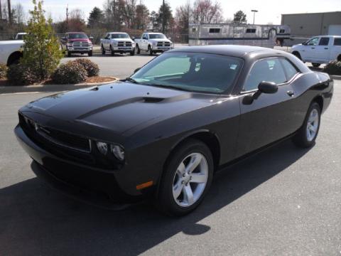 Brilliant Black Crystal Pearl Dodge Challenger SE. Click to enlarge. Brilliant Black Crystal Pearl Dodge Challenger SE. Click to enlarge.