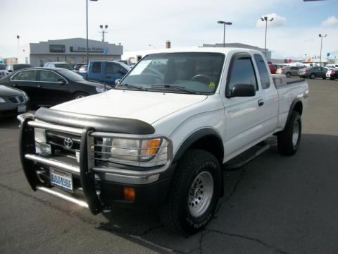 White Toyota Tacoma V6 TRD Extended Cab 4x4.  Click to enlarge.