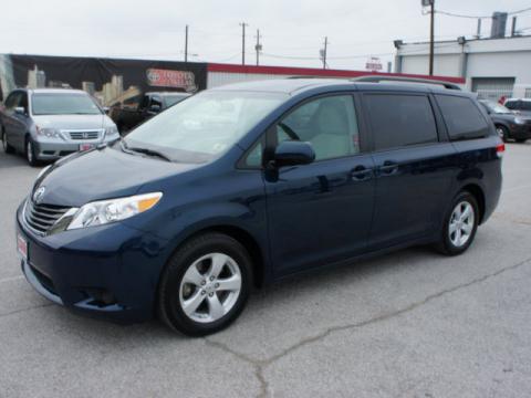 South Pacific Blue Pearl Toyota Sienna LE.  Click to enlarge.