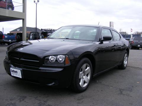 Brilliant Black Crystal Pearl Dodge Charger SE.  Click to enlarge.