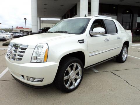 White Diamond Tricoat Cadillac Escalade EXT Premium AWD.  Click to enlarge.
