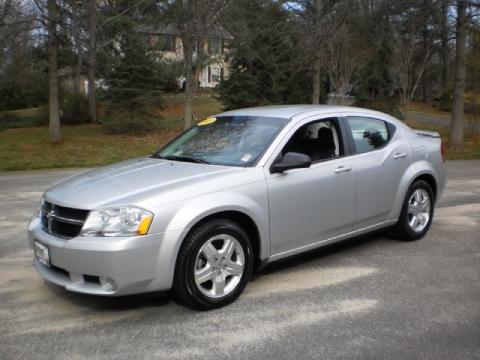 Bright Silver Metallic Dodge Avenger SXT.  Click to enlarge.