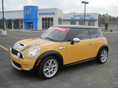 Mellow Yellow Mini Cooper S Hardtop.  Click to enlarge.