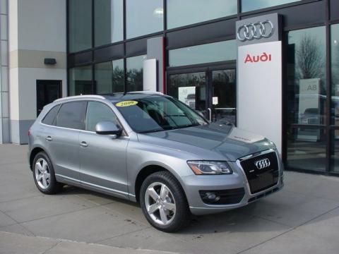 Quartz Gray Metallic Audi Q5 3.2 Prestige quattro.  Click to enlarge.