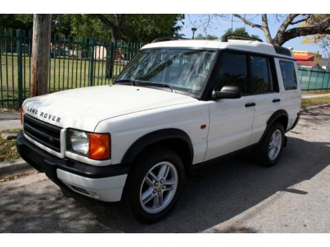 Chawton White Land Rover Discovery II .  Click to enlarge.