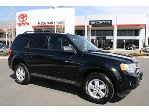 Black Ford Escape XLT V6 4WD.  Click to enlarge.