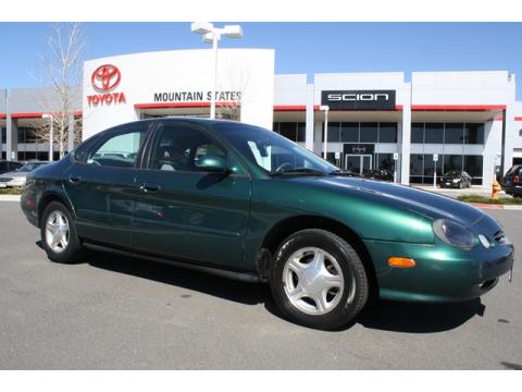 Tropic Green Metallic Ford Taurus SE.  Click to enlarge.