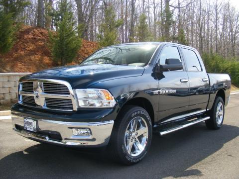 Hunter Green Pearl Dodge Ram 1500 Big Horn Crew Cab 4x4.  Click to enlarge.