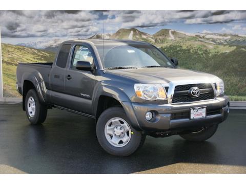 Magnetic Gray Metallic Toyota Tacoma V6 SR5 Access Cab 4x4.  Click to enlarge.