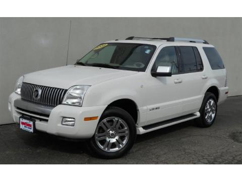 White Suede Mercury Mountaineer Premier AWD.  Click to enlarge.
