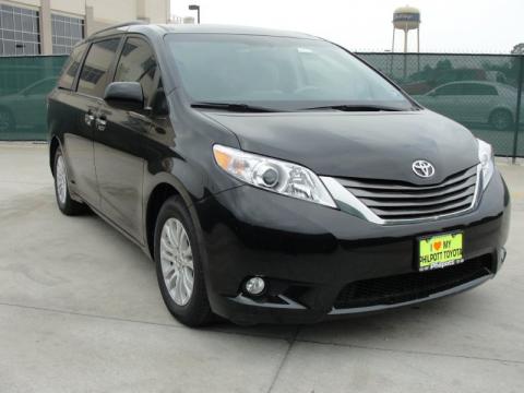 Black Toyota Sienna XLE.  Click to enlarge.