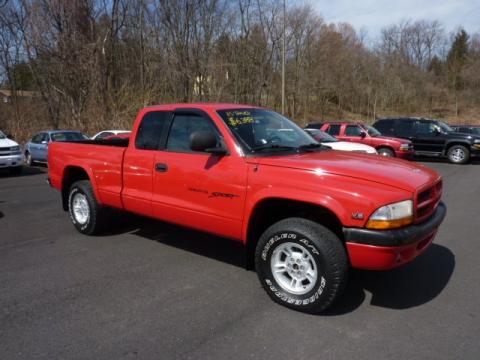 Flame Red Dodge Dakota Sport Extended Cab 4x4.  Click to enlarge.
