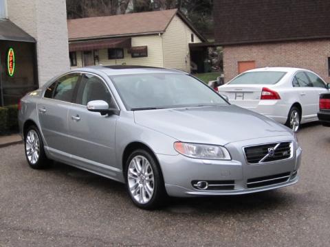 Silver Metallic Volvo S80 V8 AWD.  Click to enlarge.