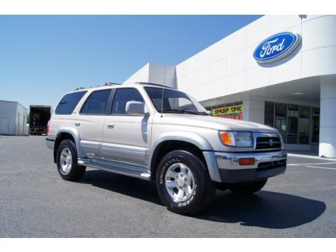 White Toyota 4Runner Limited. Click to enlarge. White Toyota 4Runner Limited. Click to enlarge.