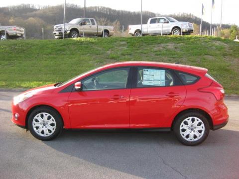 Race Red Ford Focus SE 5-Door.  Click to enlarge.