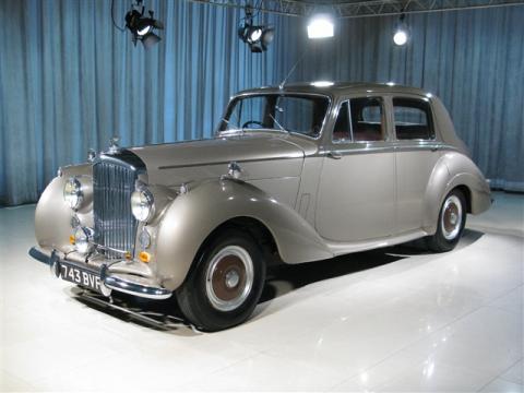 Tan/Brown Bentley R Type .  Click to enlarge.