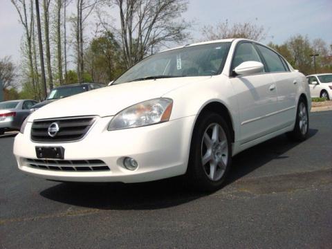 Satin White Pearl Nissan Altima 3.5 SE.  Click to enlarge.