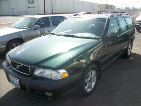 Emerald Green Pearl Metallic Volvo V70 Turbo AWD.  Click to enlarge.