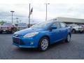 Front 3/4 View of 2012 Ford Focus SE Sedan #6