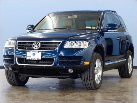 Shadow Blue Metallic Volkswagen Touareg V8.  Click to enlarge.