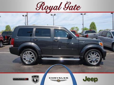 Dark Charcoal Pearl Dodge Nitro SE 4x4.  Click to enlarge.