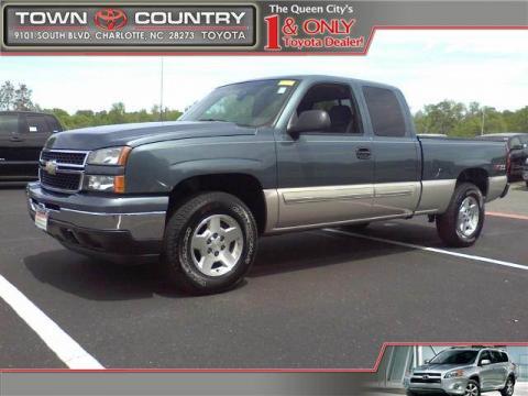 Blue Granite Metallic Chevrolet Silverado 1500 Z71 Extended Cab 4x4.  Click to enlarge.