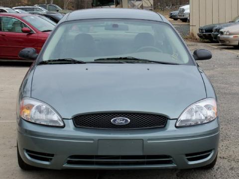 Windveil Blue Metallic Ford Taurus SE.  Click to enlarge.