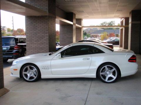 Diamond White Metallic Mercedes-Benz SL 550 Roadster.  Click to enlarge.