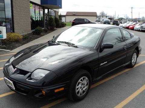 Black Pontiac Sunfire SE Coupe.  Click to enlarge.