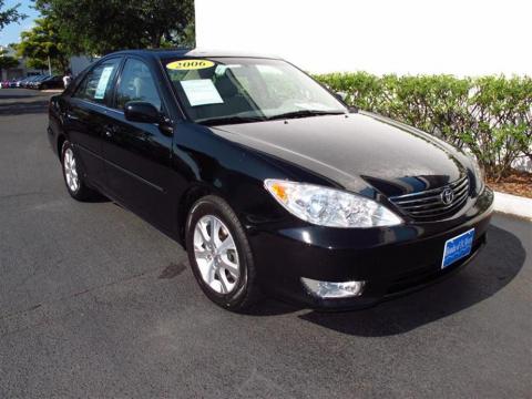 Black Toyota Camry XLE V6.  Click to enlarge.