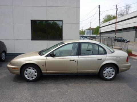 Gold Saturn S Series SL2 Sedan.  Click to enlarge. Gold Saturn S Series SL2 Sedan.  Click to enlarge.