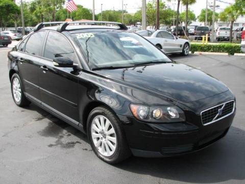 Black Volvo S40 2.4i.  Click to enlarge.