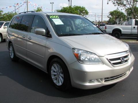 Silver Pearl Metallic Honda Odyssey Touring.  Click to enlarge.