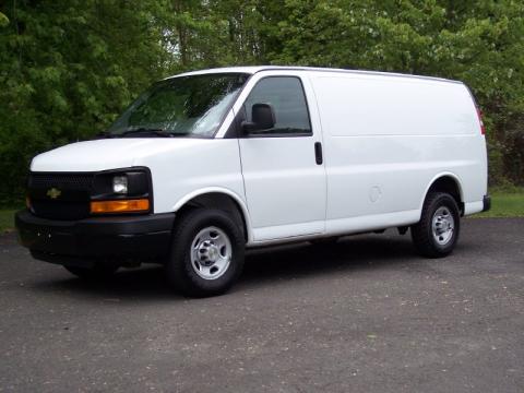 Summit White Chevrolet Express 2500 Commercial Van.  Click to enlarge.