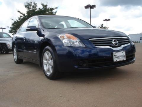 Navy Blue Metallic Nissan Altima Hybrid.  Click to enlarge.