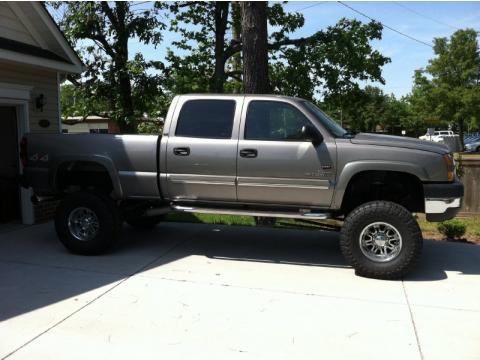 Graystone Metallic Chevrolet Silverado 2500HD LT Crew Cab 4x4.  Click to enlarge.