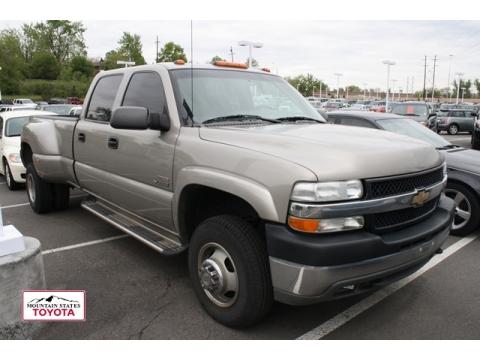 Light Pewter Metallic Chevrolet Silverado 3500 LT Crew Cab 4x4 Dually.  Click to enlarge.