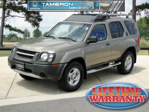 Gold Rush Metallic Nissan Xterra SE V6.  Click to enlarge.
