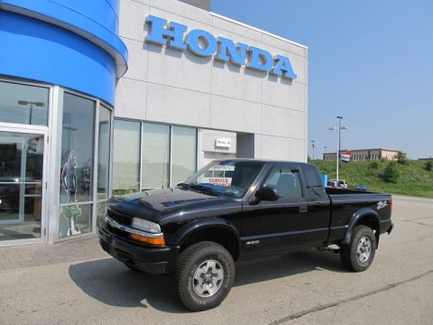 Onyx Black Chevrolet S10 ZR2 Extended Cab 4x4.  Click to enlarge.