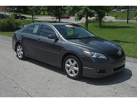 Magnetic Gray Metallic Toyota Camry SE V6.  Click to enlarge.