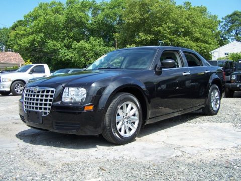 Brilliant Black Crystal Pearl Chrysler 300 LX.  Click to enlarge.