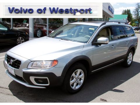 Electric Silver Metallic Volvo XC70 AWD.  Click to enlarge.