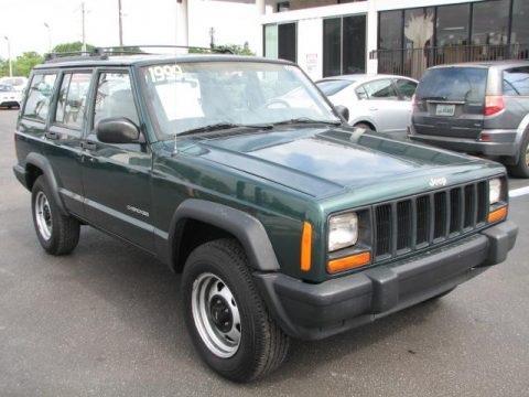 Forest Green Pearl Jeep Cherokee SE.  Click to enlarge.