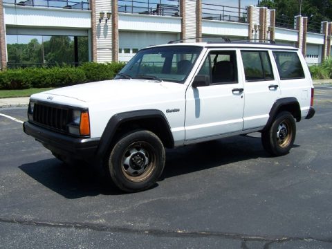 Stone White Jeep Cherokee Sport.  Click to enlarge. Stone White Jeep Cherokee Sport.  Click to enlarge.