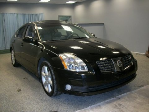 Onyx Black Nissan Maxima 3.5 SE.  Click to enlarge.