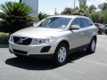 Front 3/4 View of 2012 Volvo XC60 3.2 AWD #1