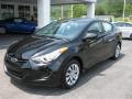 Front 3/4 View of 2012 Hyundai Elantra GLS #2