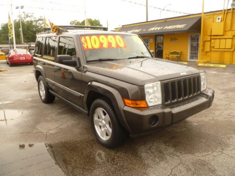 Dark Khaki Pearl Jeep Commander .  Click to enlarge.