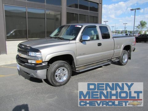 Light Pewter Metallic Chevrolet Silverado 2500 LT Extended Cab 4x4.  Click to enlarge.